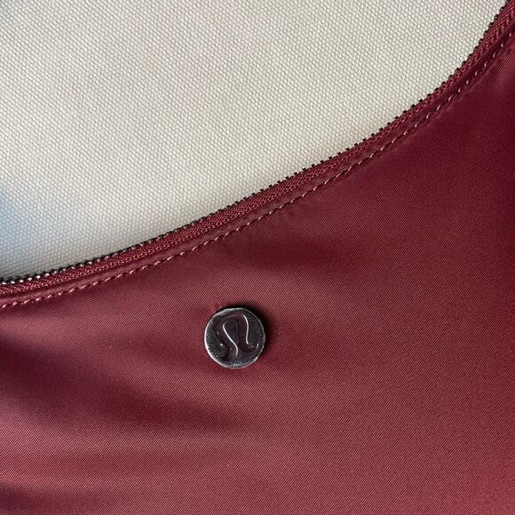 Lululemon City Essentials Small Shoulder Bag 3L - Rockwood - Picture 2 of 11